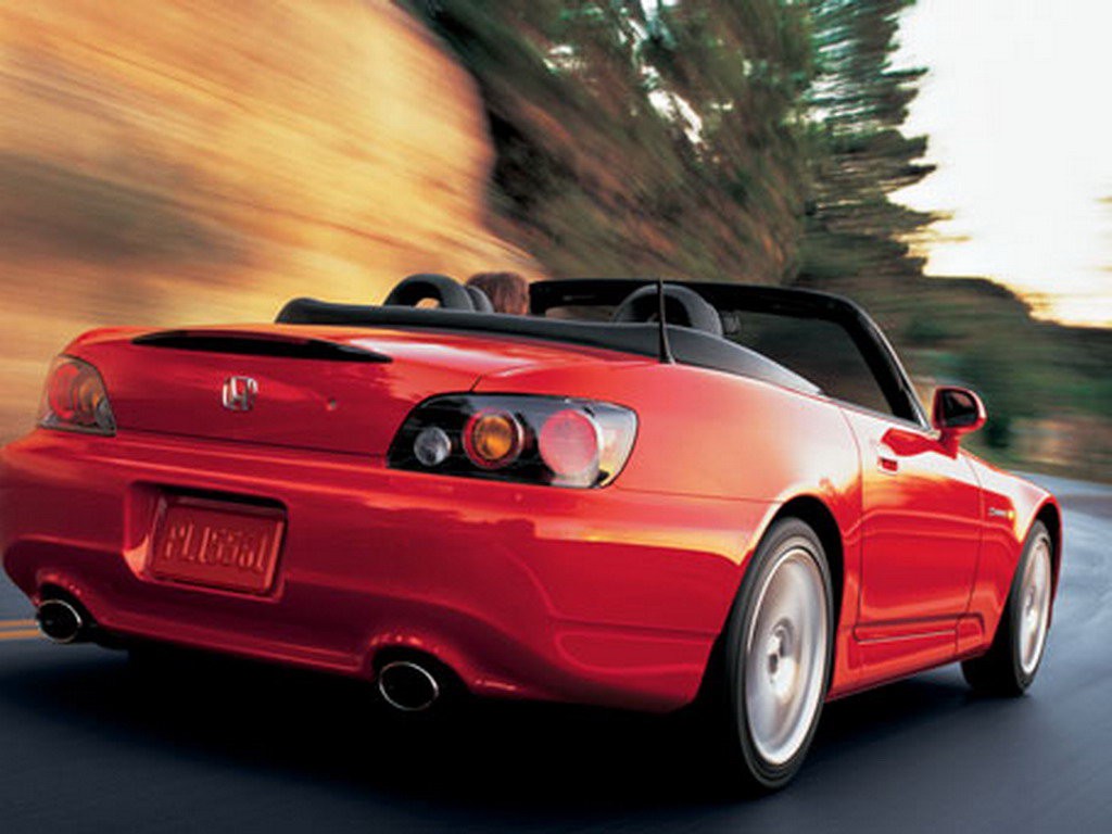 Why is Honda S2000 popular among car enthusiasts?